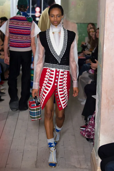 Look 50
